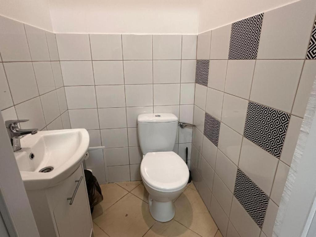 Golebia 4 Rooms Poznań Exteriör bild